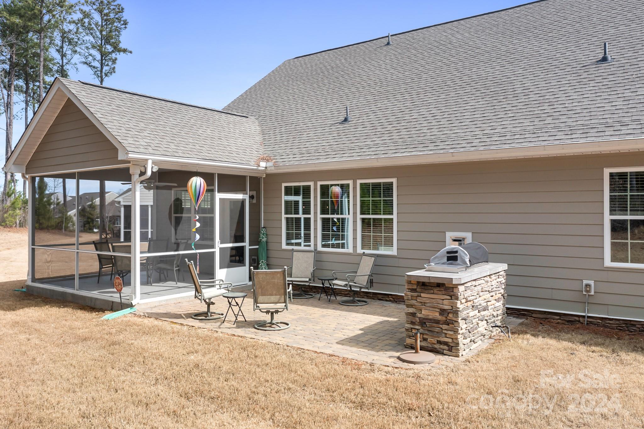 Imagery On Mtn Island - Residential