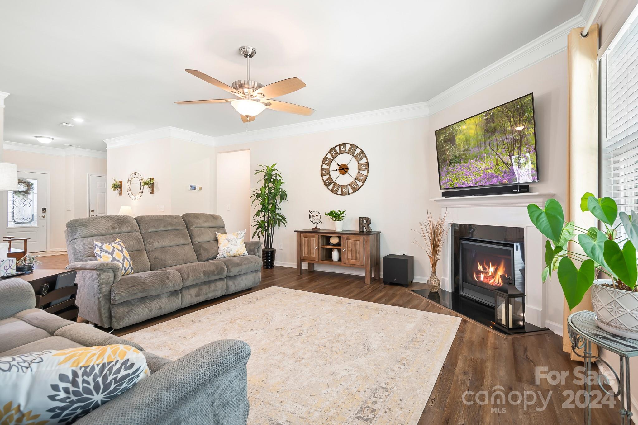 Imagery On Mtn Island - Residential