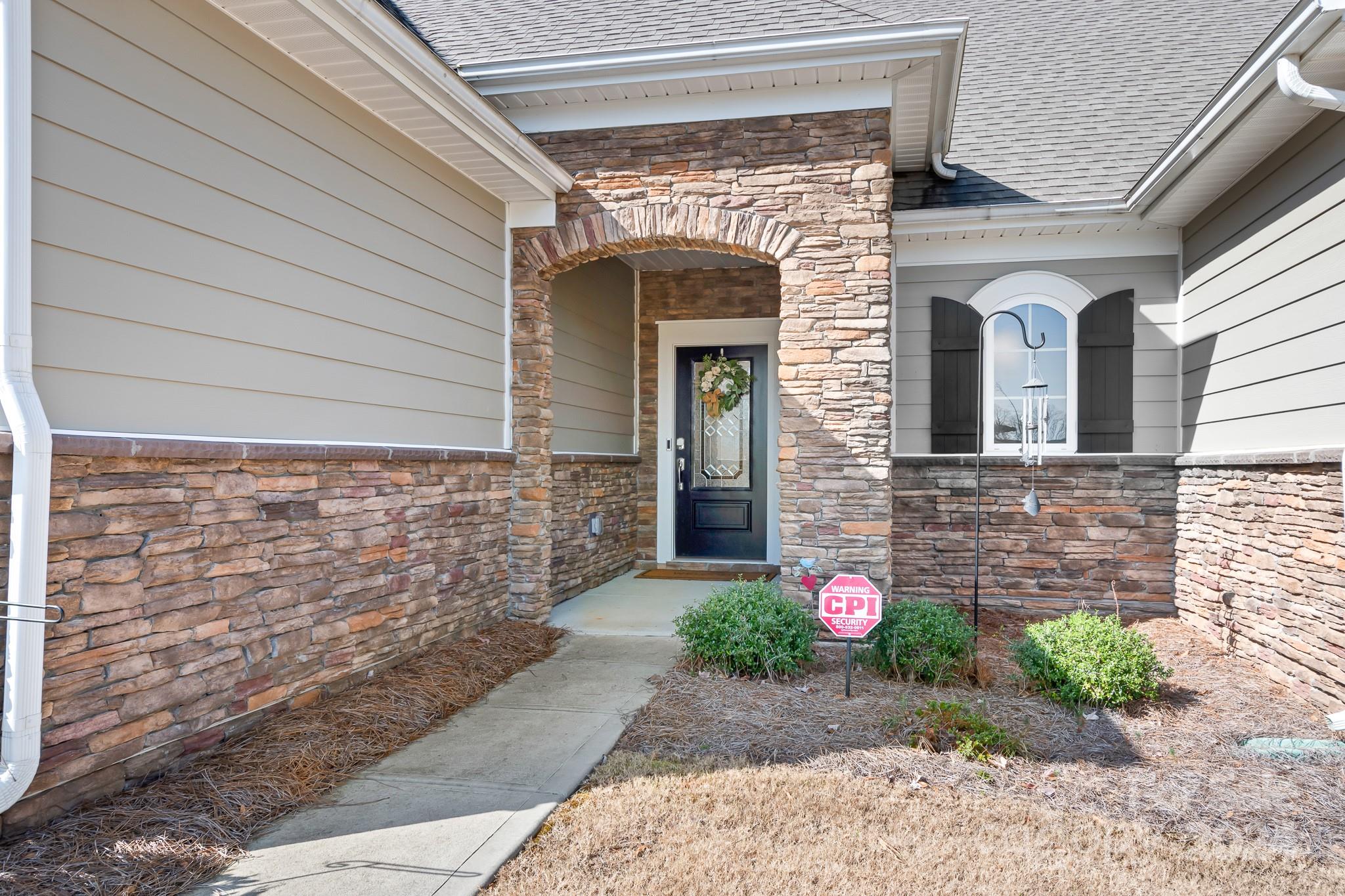 Imagery On Mtn Island - Residential