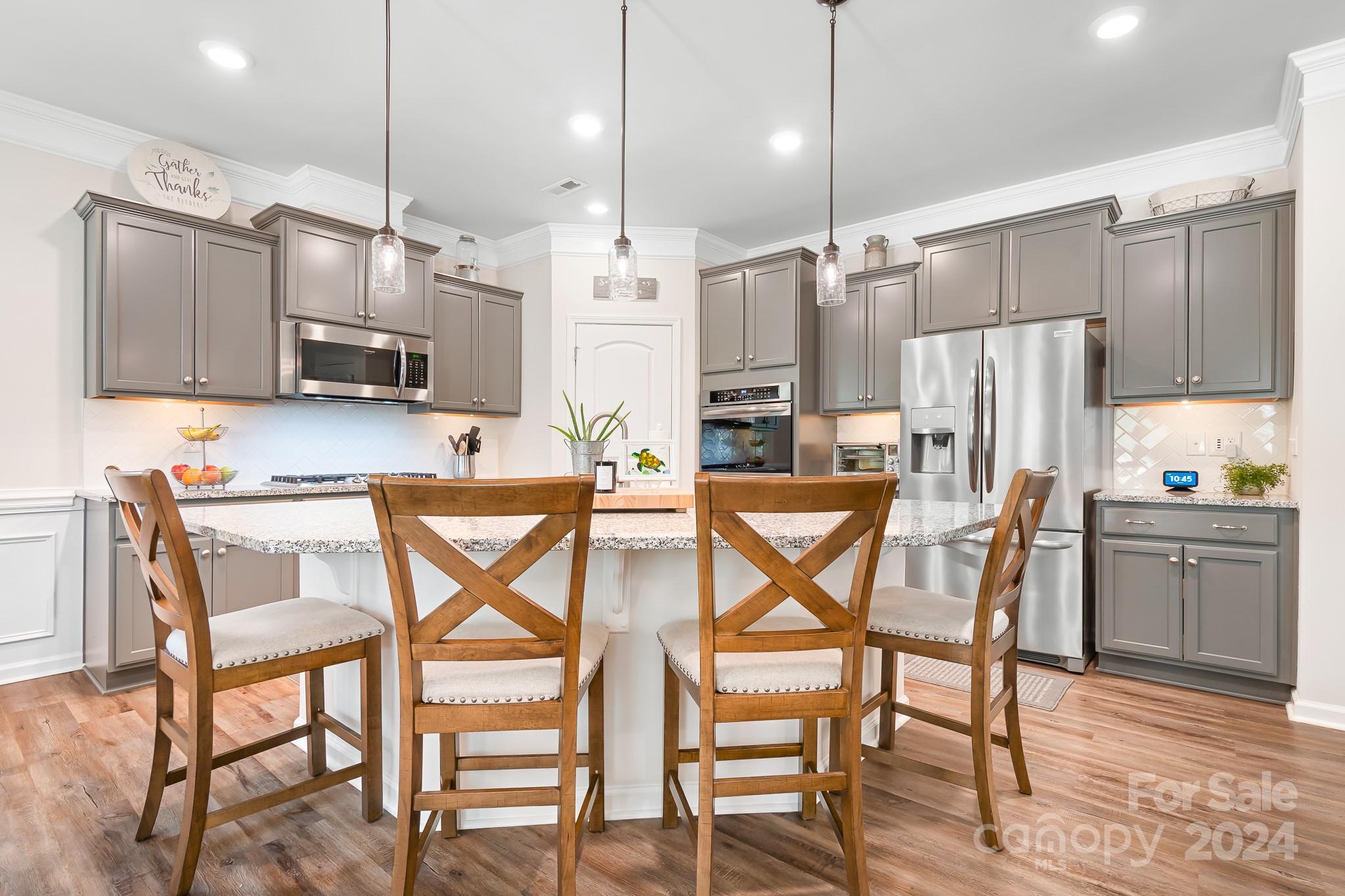 Imagery On Mtn Island - Residential