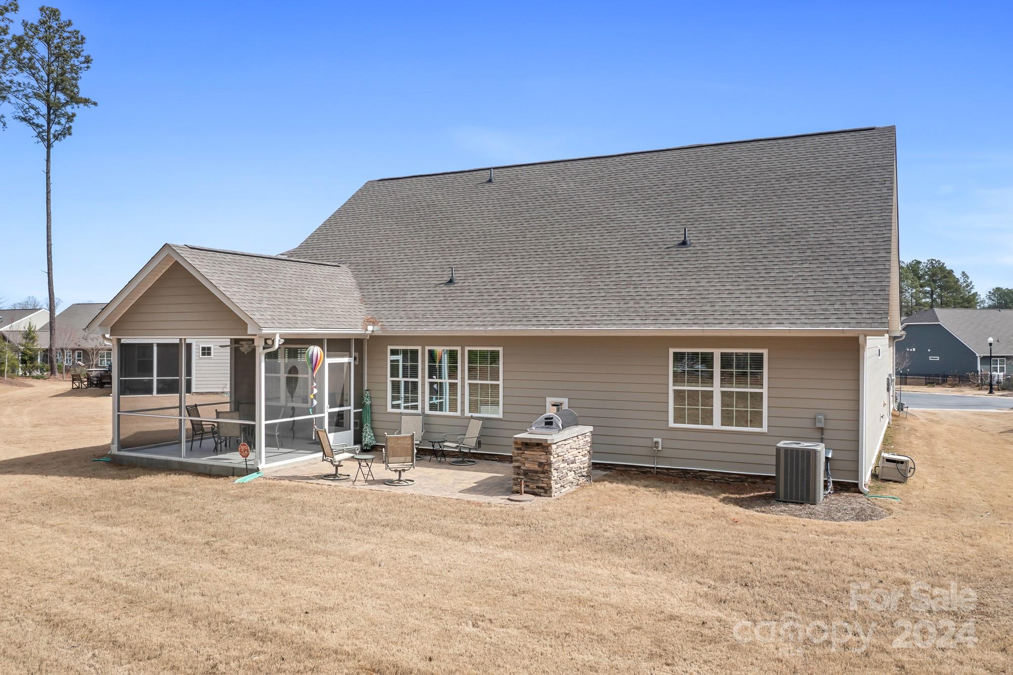 Imagery On Mtn Island - Residential