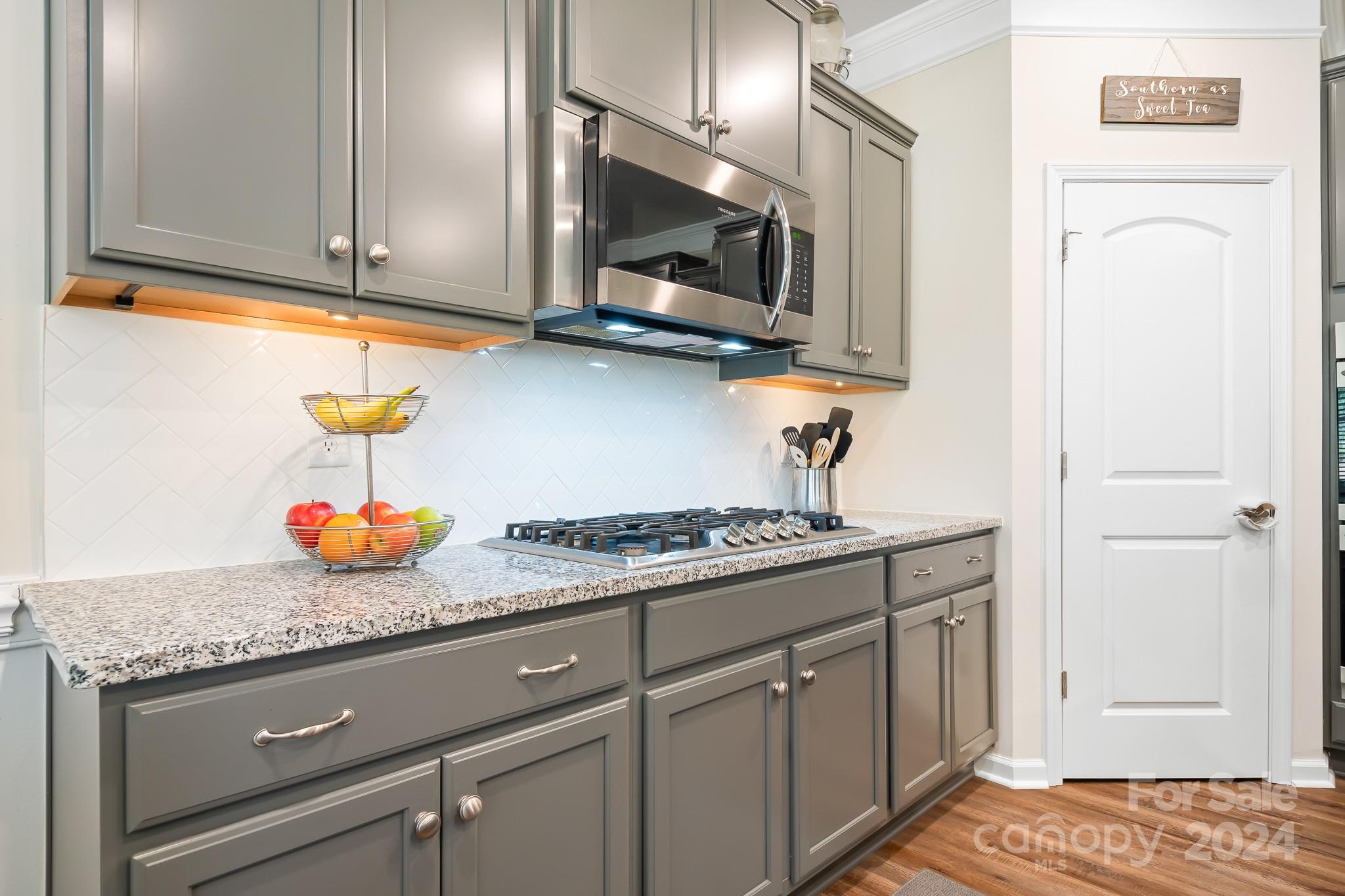 Imagery On Mtn Island - Residential