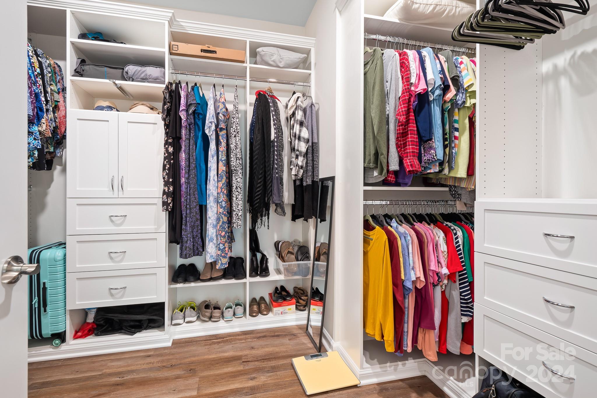 Imagery On Mtn Island - Residential