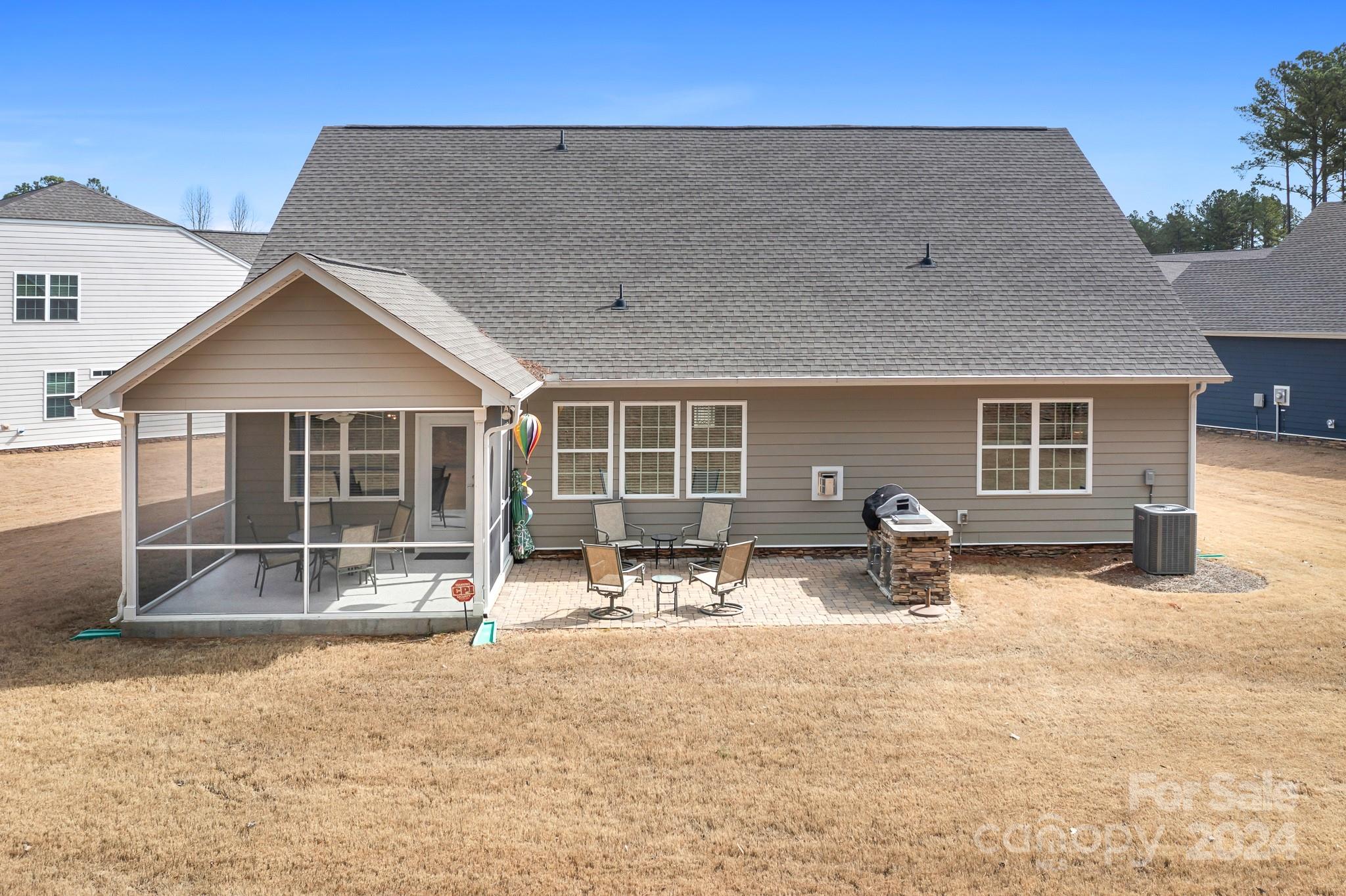 Imagery On Mtn Island - Residential