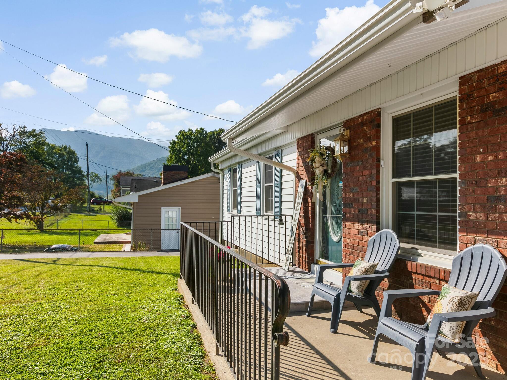 115 Scenic View Drive
