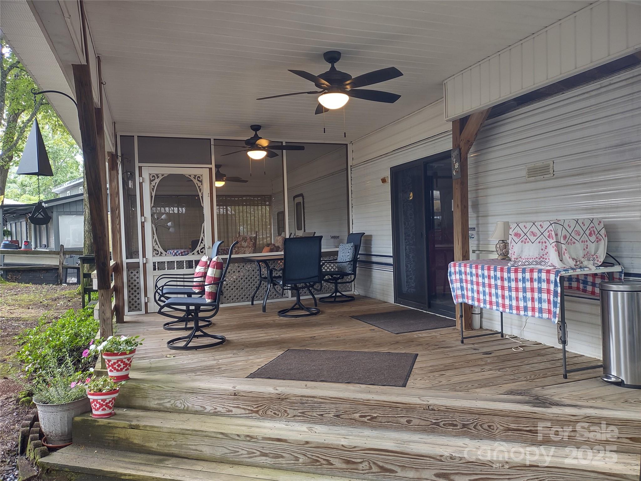 Twin Harbor - Residential