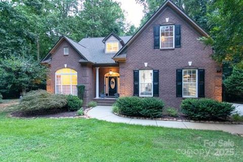 207 Streamside Place Mooresville NC 28115