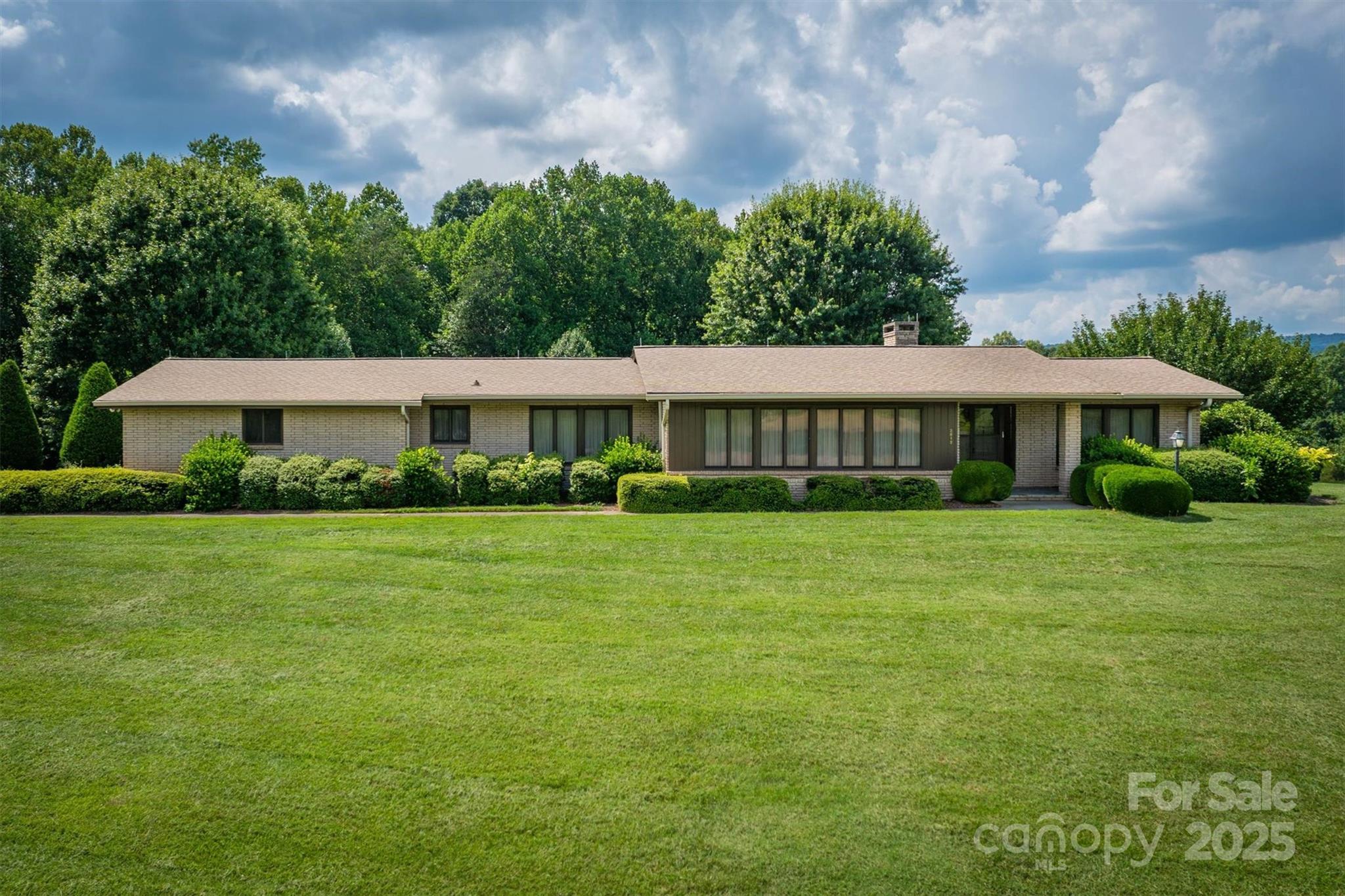 2813 Lakeview Drive