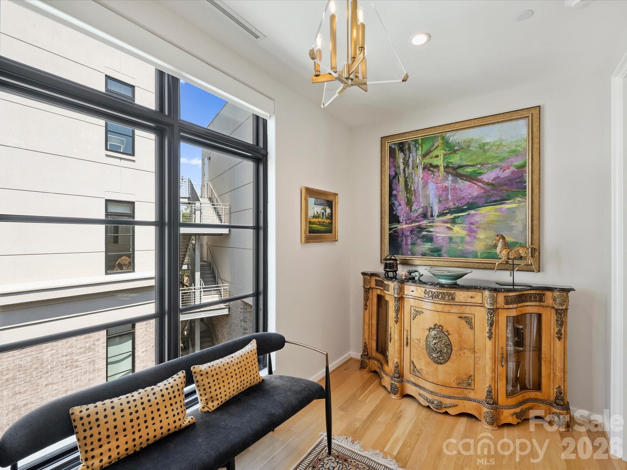 1333 Queens Road E4