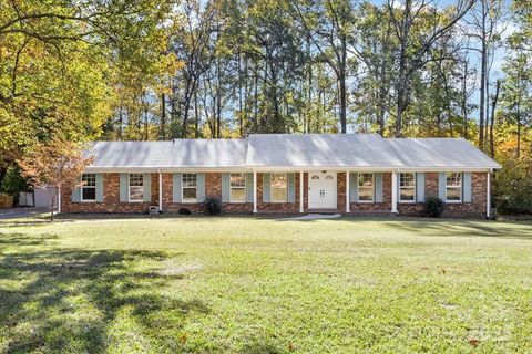 Photo of 1840 Stoneyridge Drive, Charlotte, NC 28214 (MLS # 4286675)