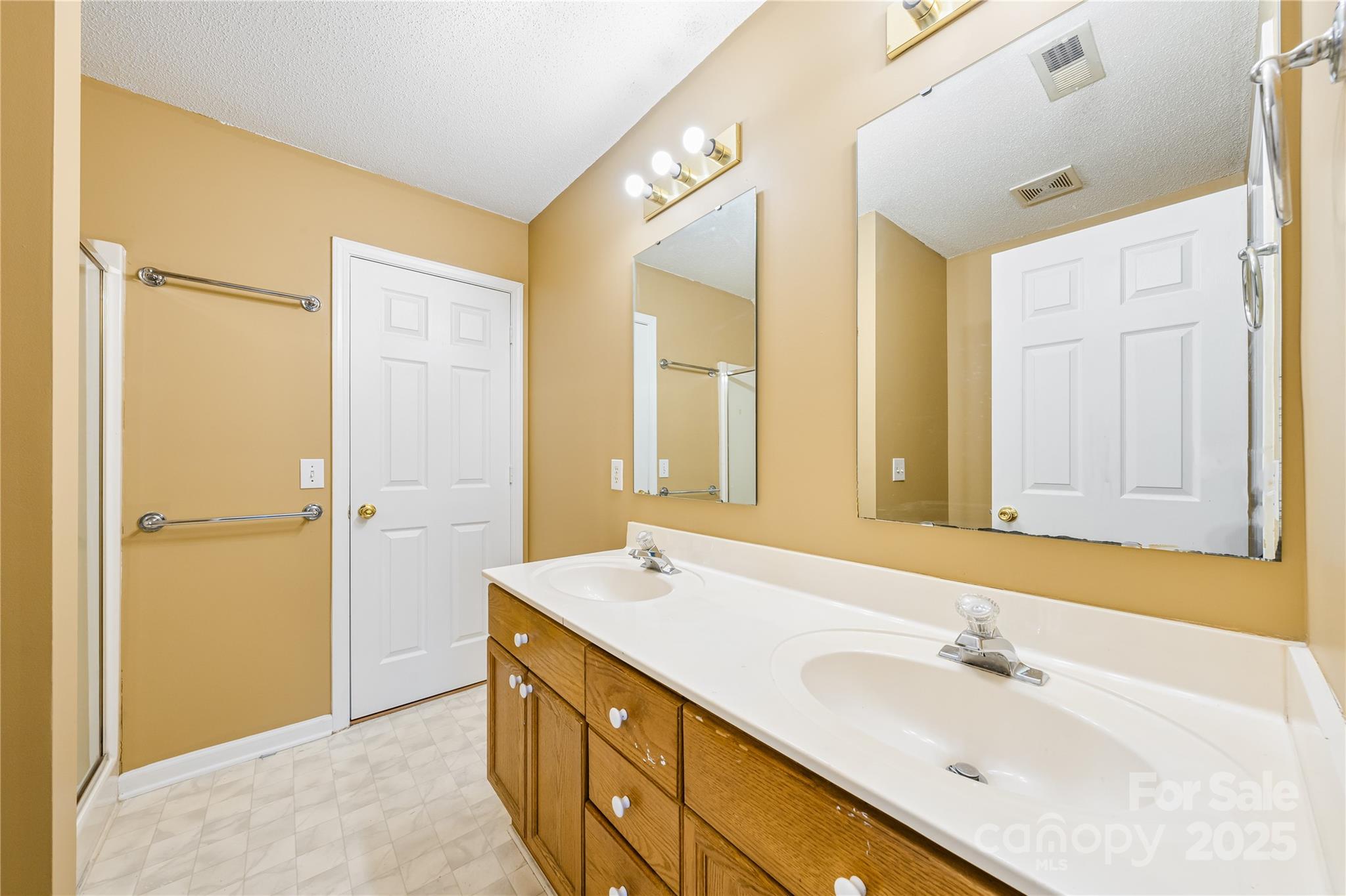 Huntington Ridge - Residential