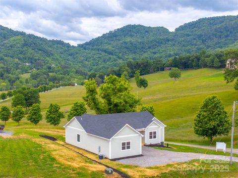 12 Gracie Rose Street Clyde NC 28785