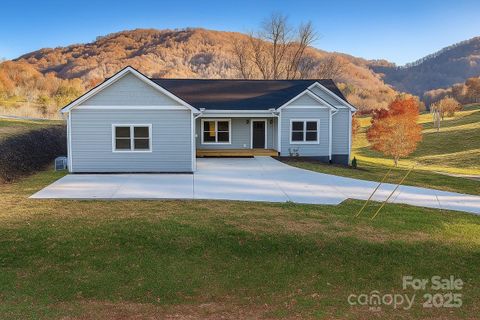 12 Gracie Rose Street Clyde NC 28785