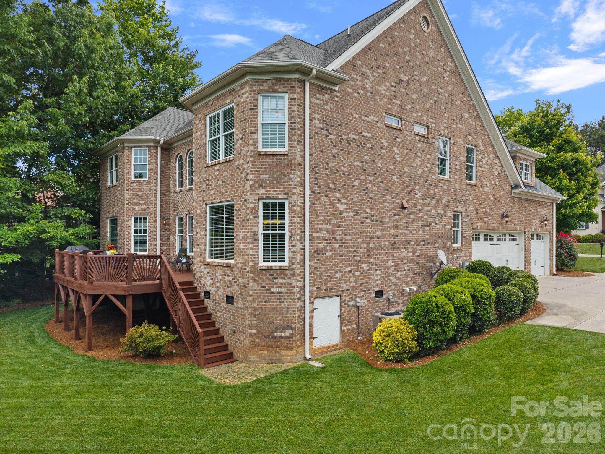 Treetops At Cowans Ford - Residential