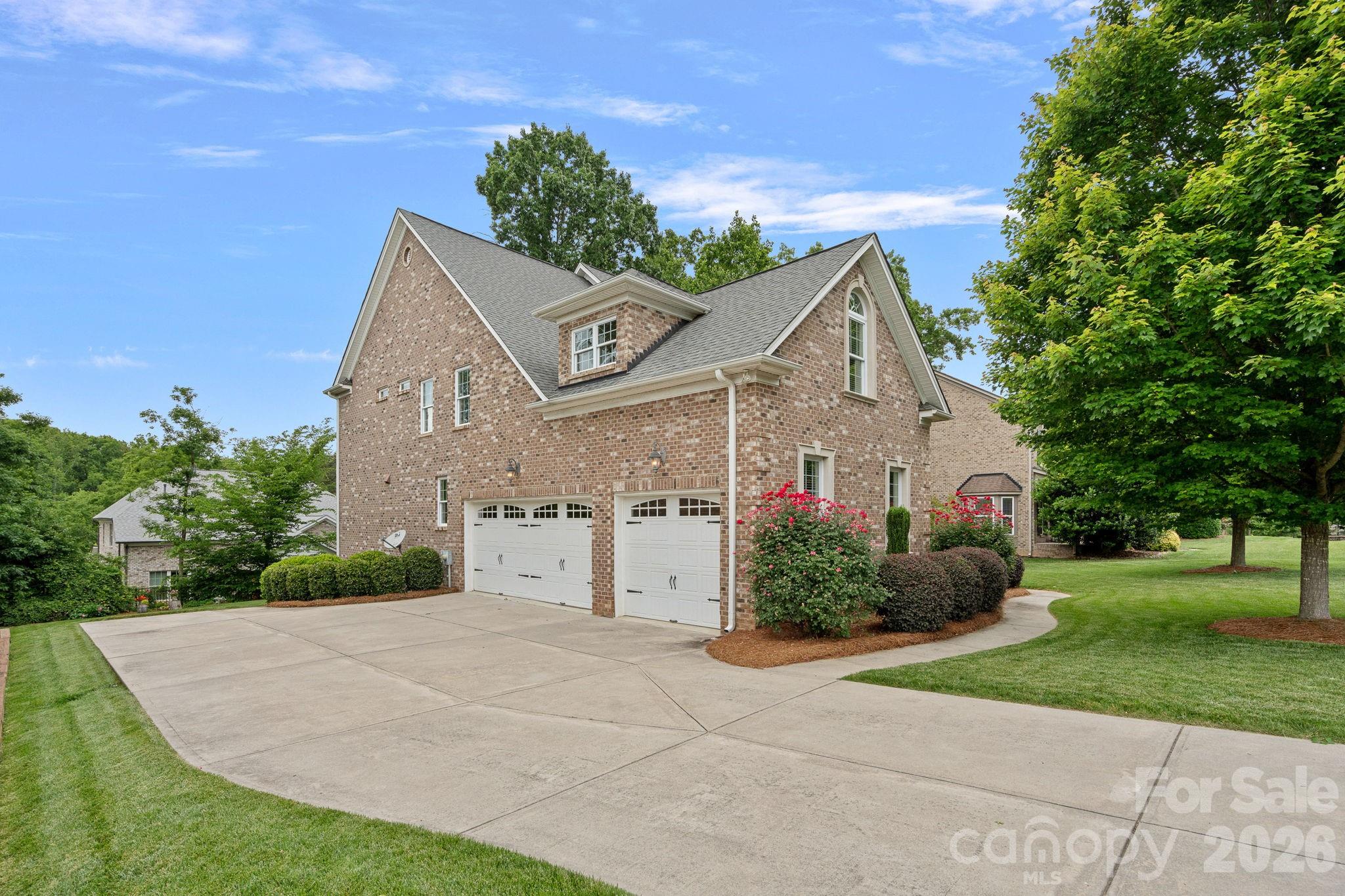 Treetops At Cowans Ford - Residential