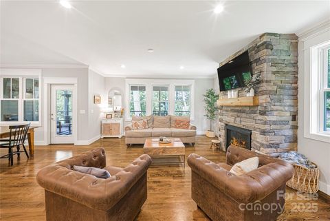 218 Barnrock Drive Mills River NC 28759