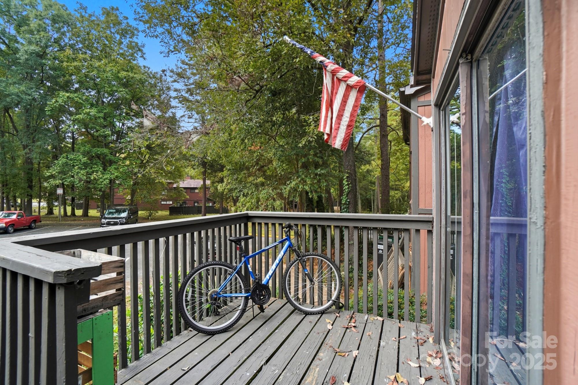 6103 Honeysuckle Lane