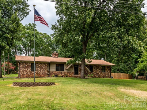 Photo of 1106 Robinhood Lane, Kannapolis, NC 28081 (MLS # 4406023)