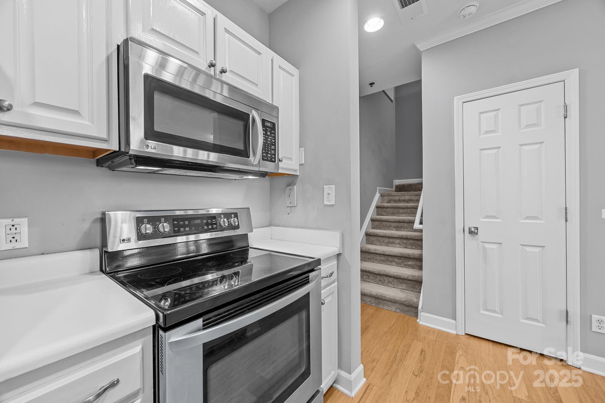 416 Queens Road #19