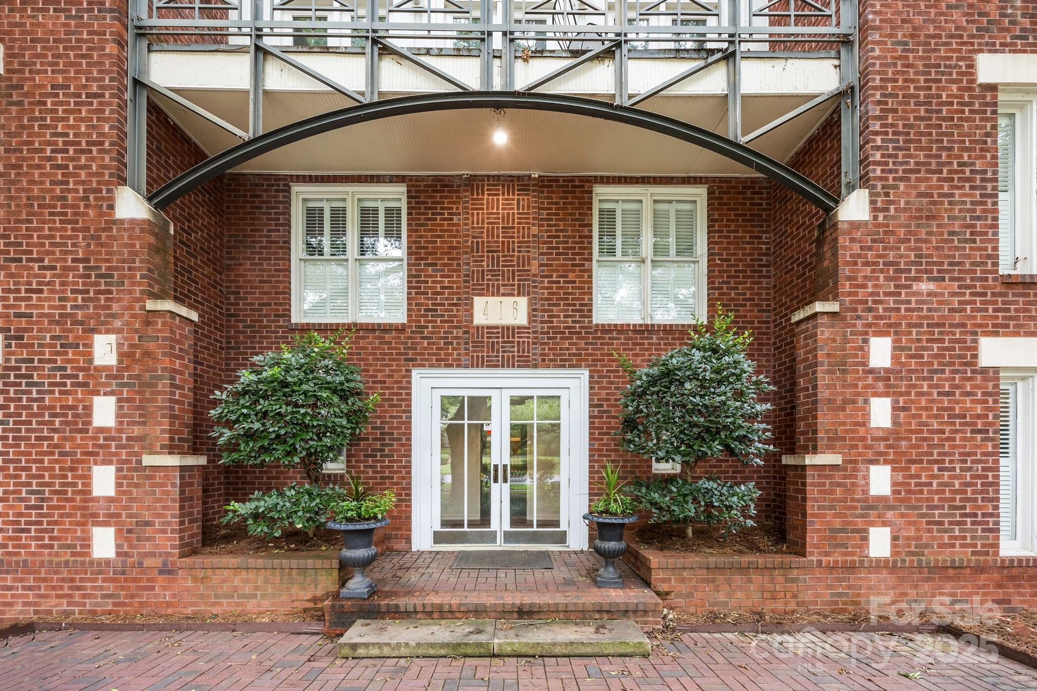 416 Queens Road #19