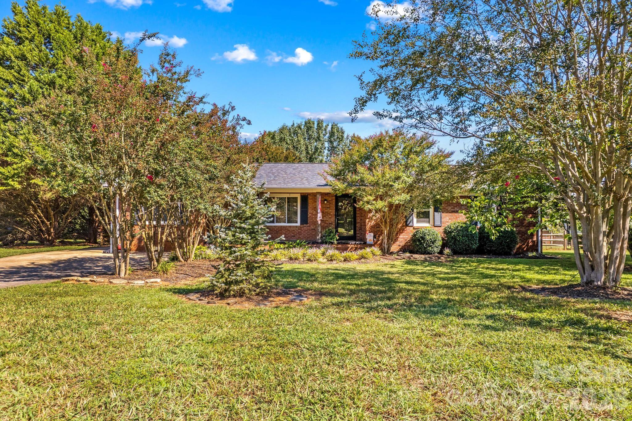 230 E Old Farm Road
