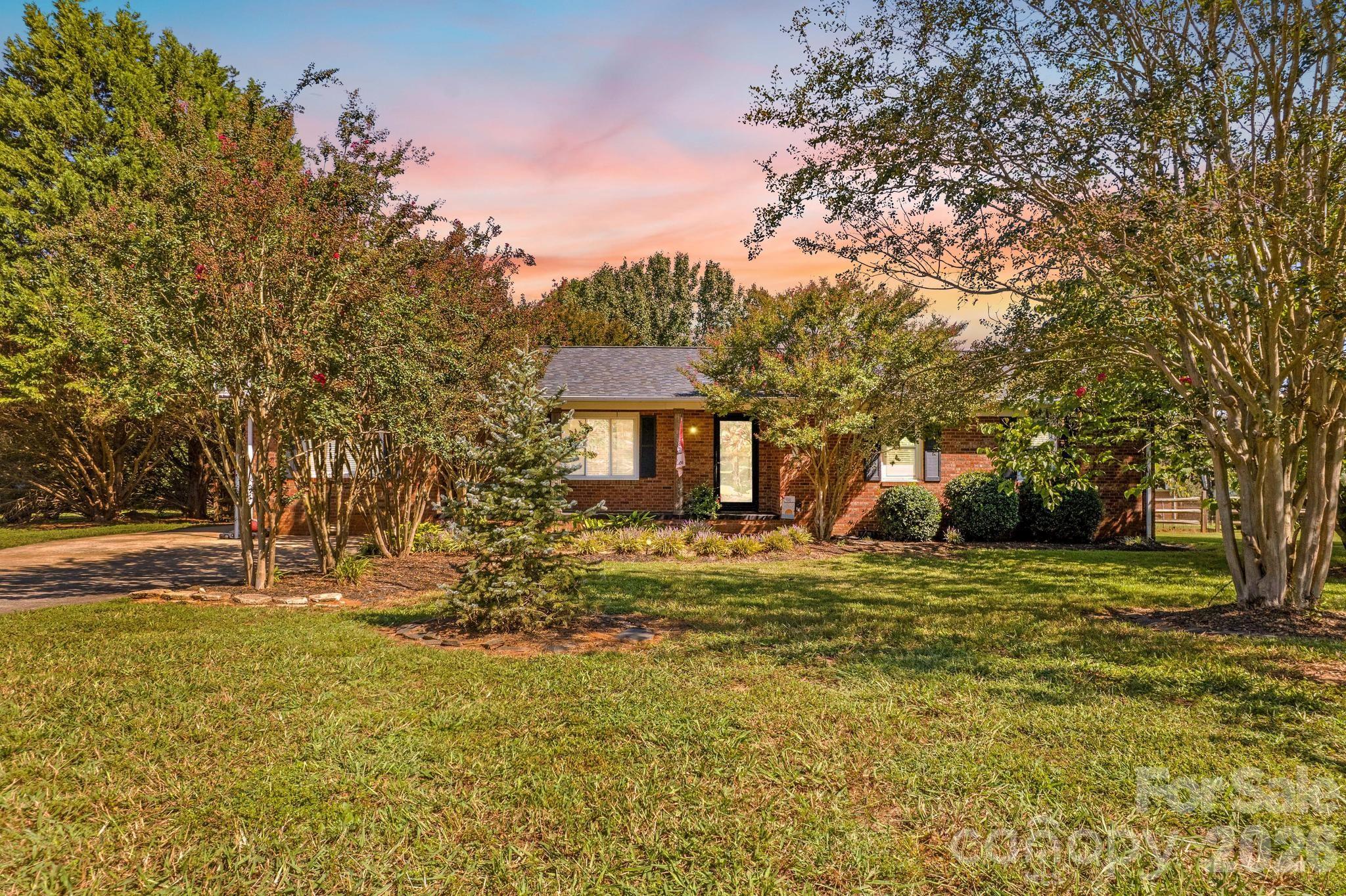 230 E Old Farm Road