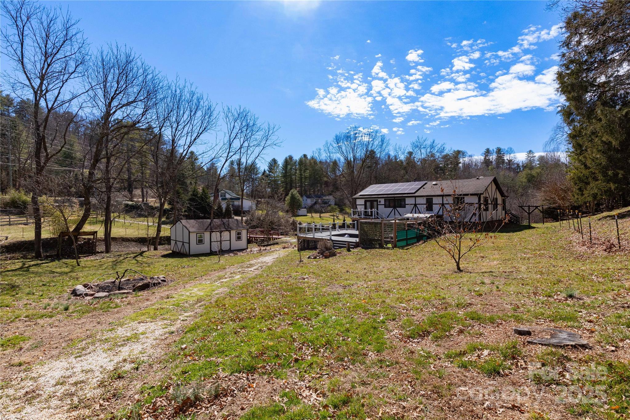 5 Northlake Drive