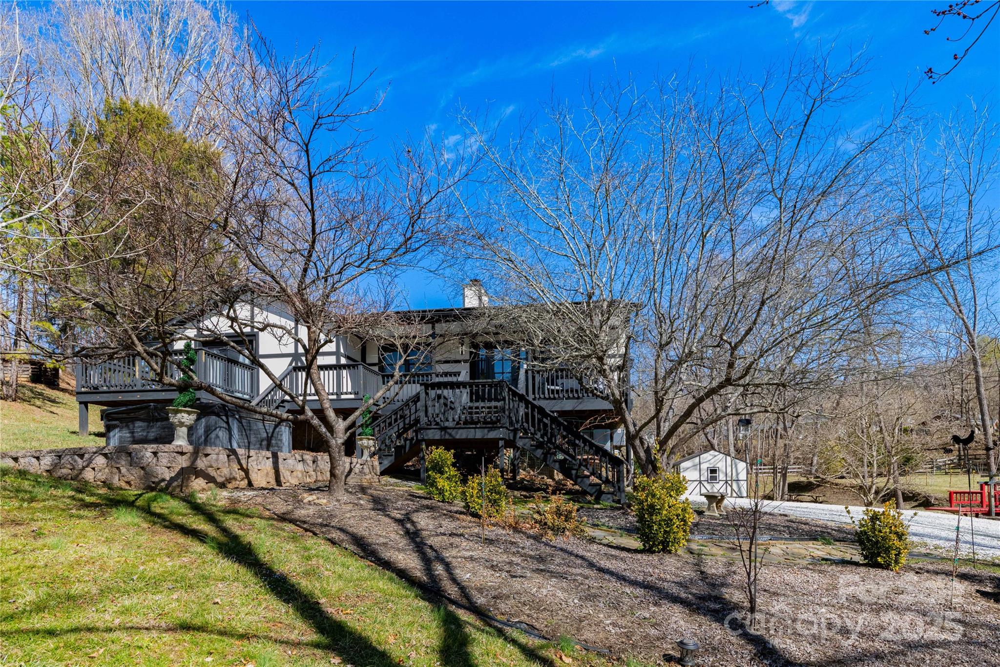 5 Northlake Drive