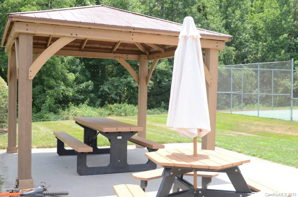 Woodside Falls - Residential