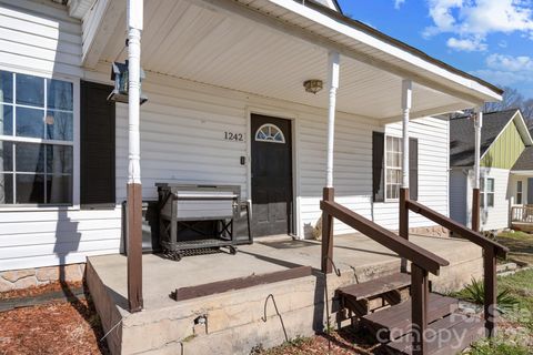 Photo of 1242 W Airline Avenue, Gastonia, NC 28052 (MLS # 4343500)