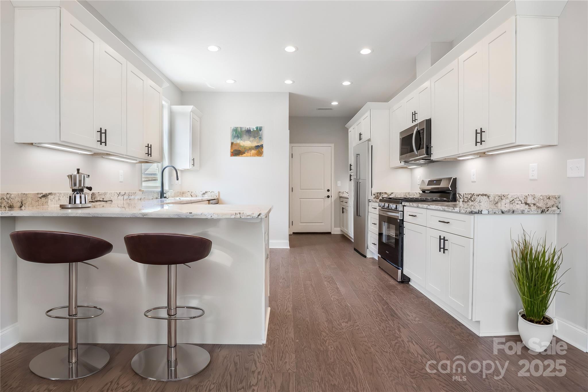 Hickory, North Carolina 28601, United States, 2 Bedrooms Bedrooms, ,2 BathroomsBathrooms,Residential,Active,222987