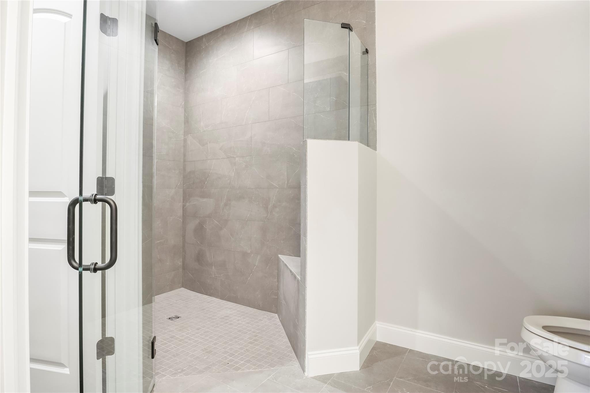 Hickory, North Carolina 28601, United States, 2 Bedrooms Bedrooms, ,2 BathroomsBathrooms,Residential,Active,222987