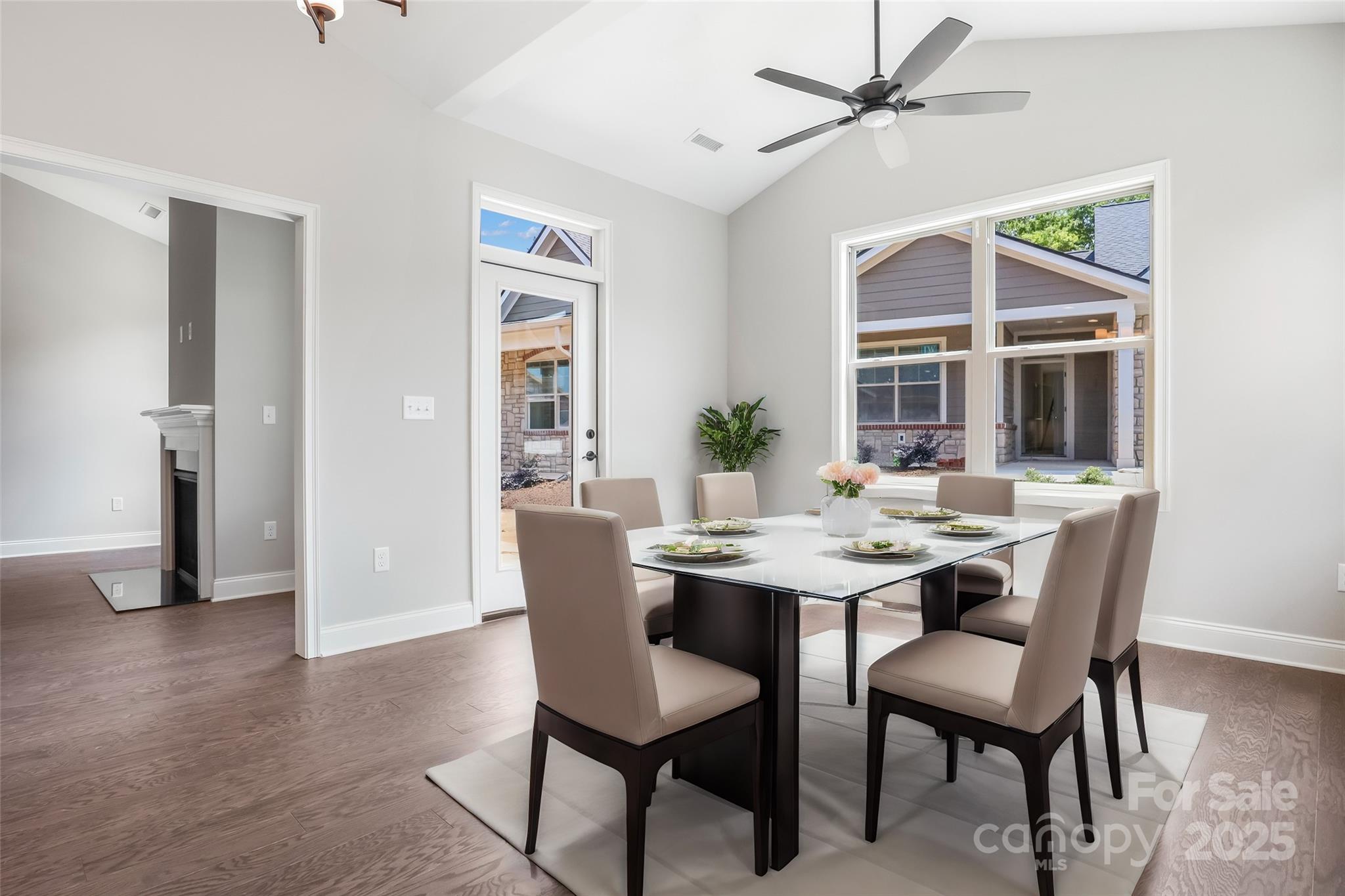 Hickory, North Carolina 28601, United States, 2 Bedrooms Bedrooms, ,2 BathroomsBathrooms,Residential,Active,222987