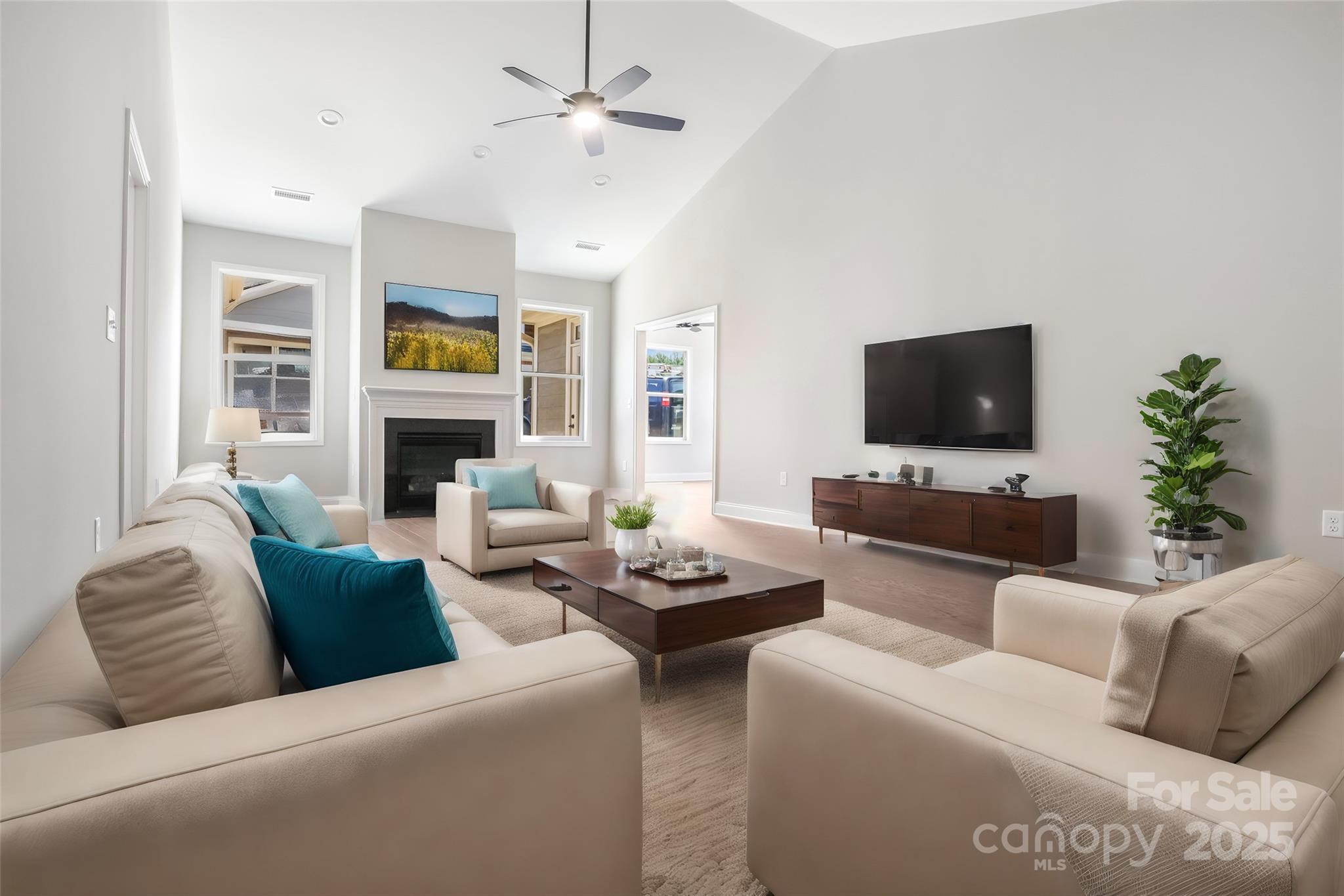 Hickory, North Carolina 28601, United States, 2 Bedrooms Bedrooms, ,2 BathroomsBathrooms,Residential,Active,222987