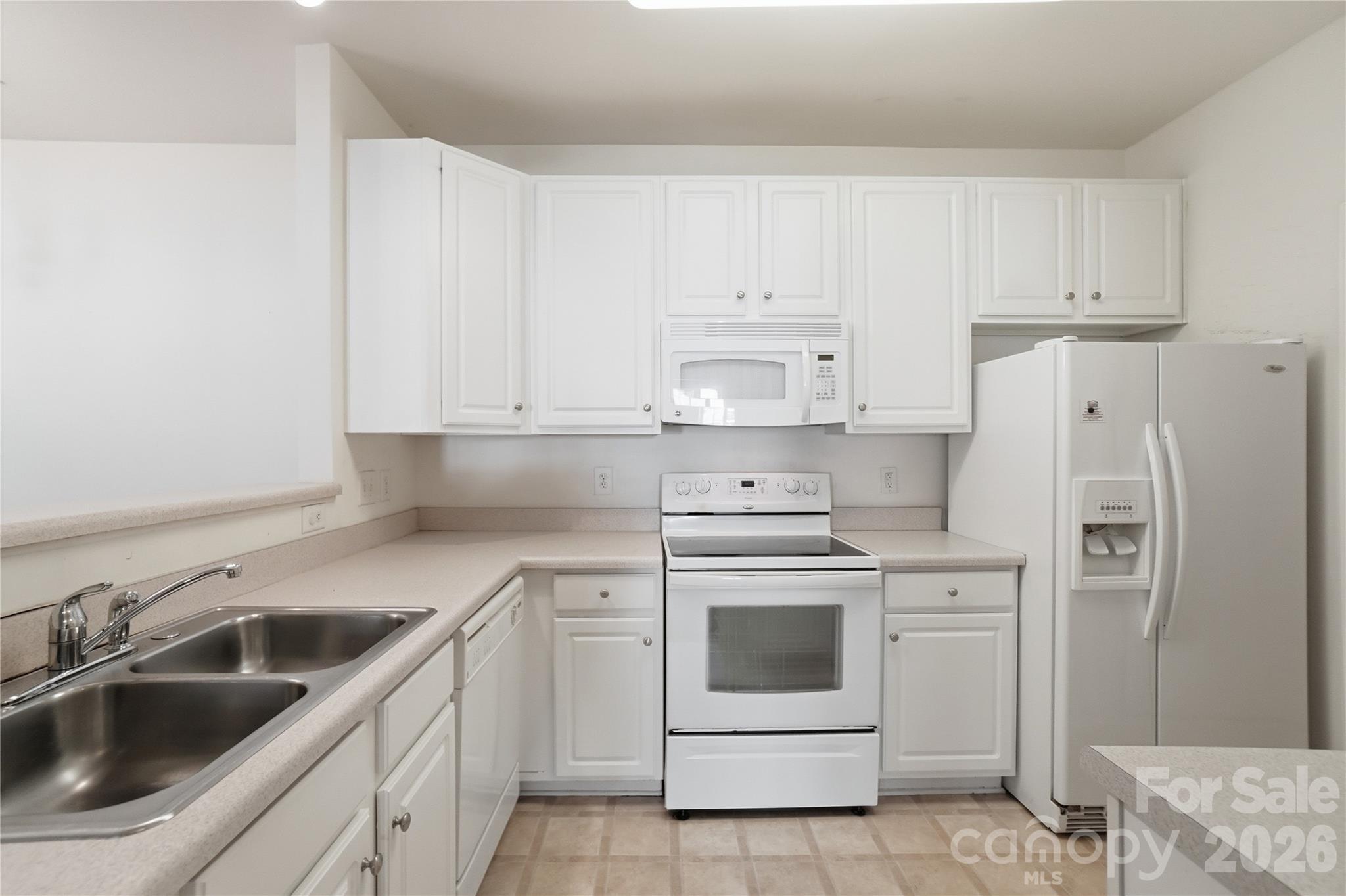 16742 Amberside Road E