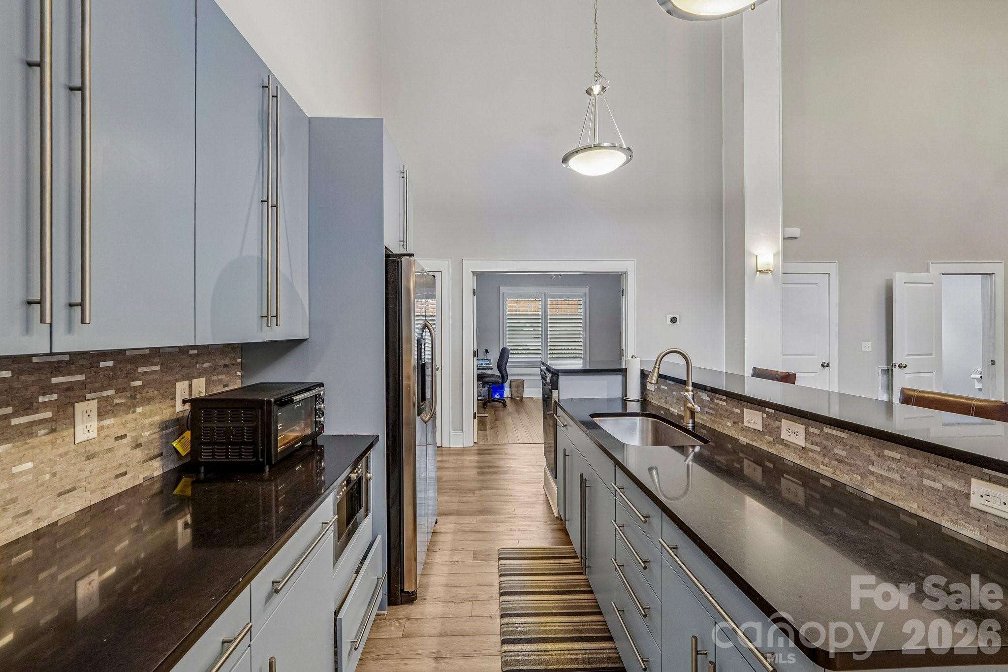 611 E 37th Street