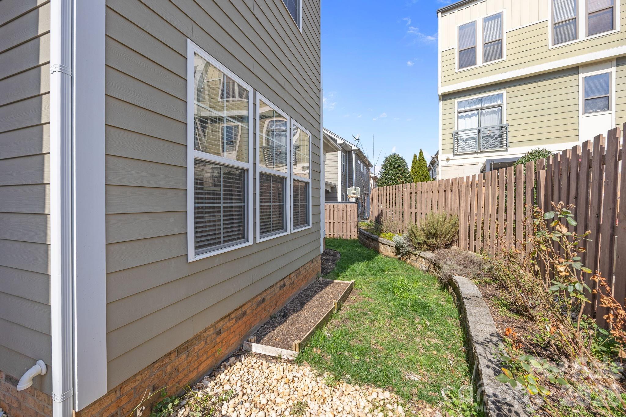 Steel Gardens - Residential