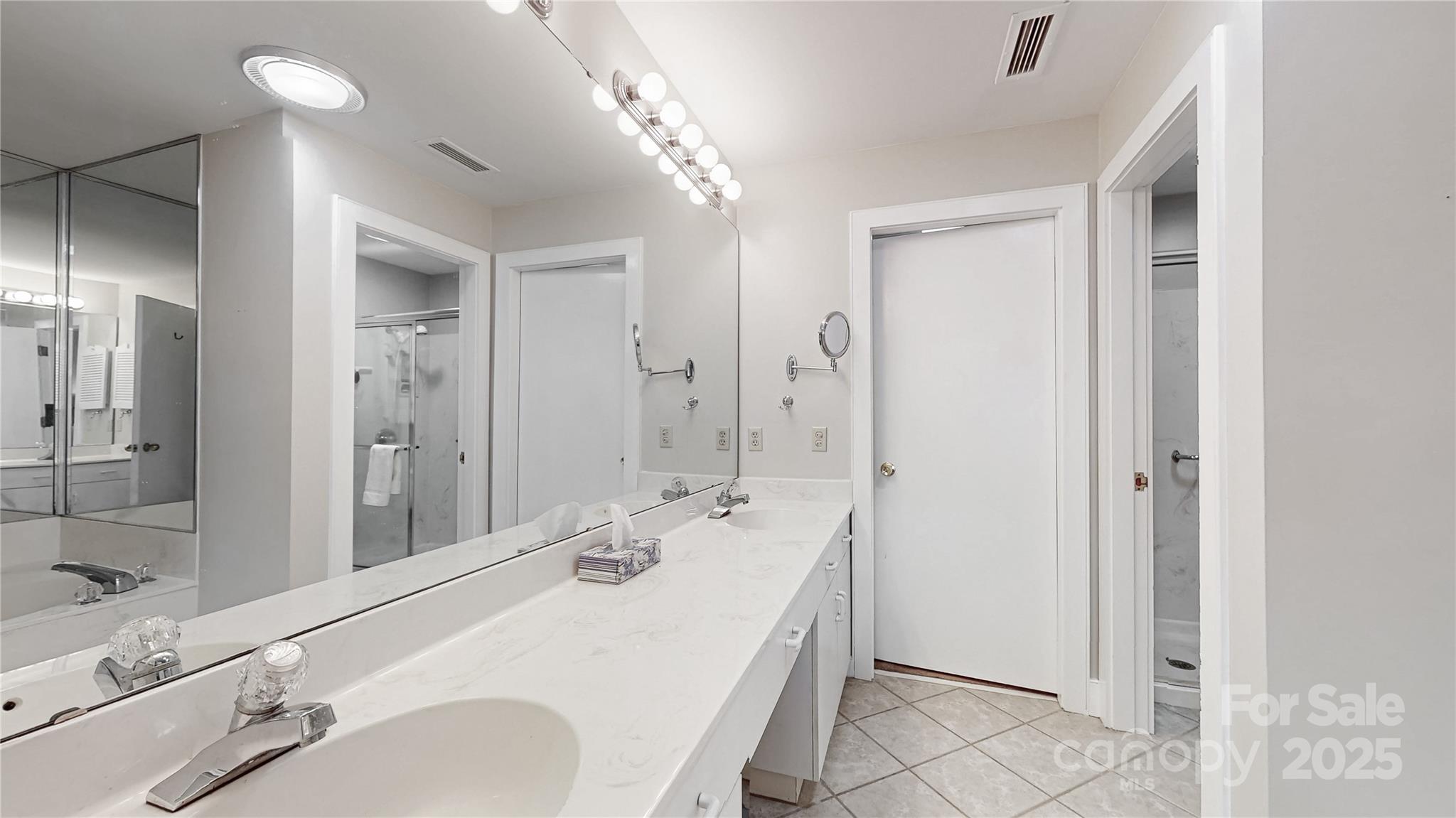 Lake Club - Residential