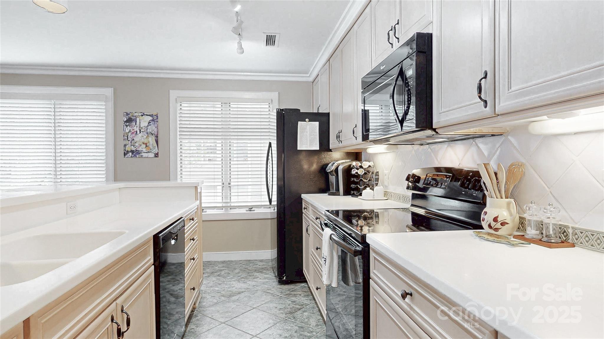 Lake Club - Residential