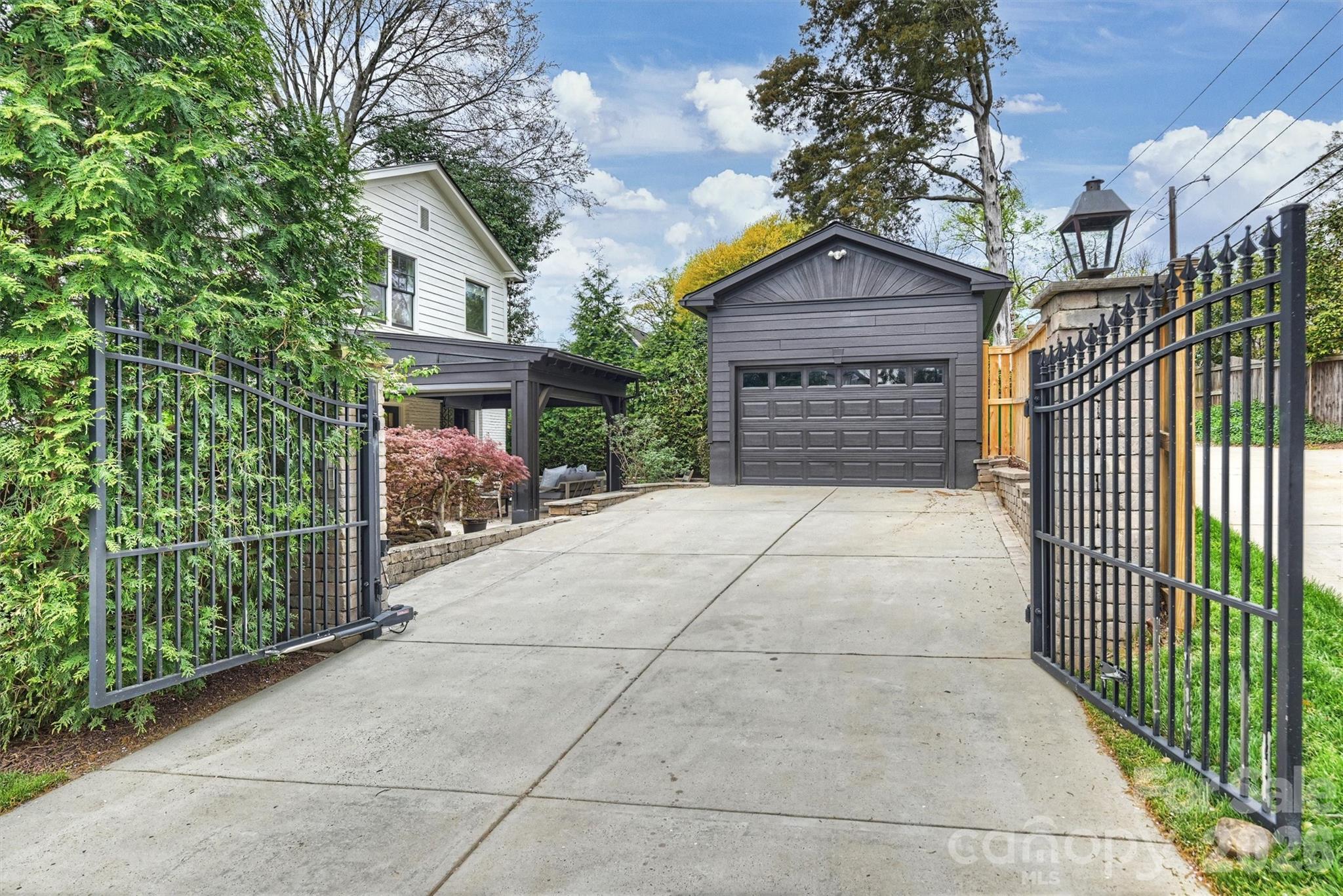 Elizabeth - Residential