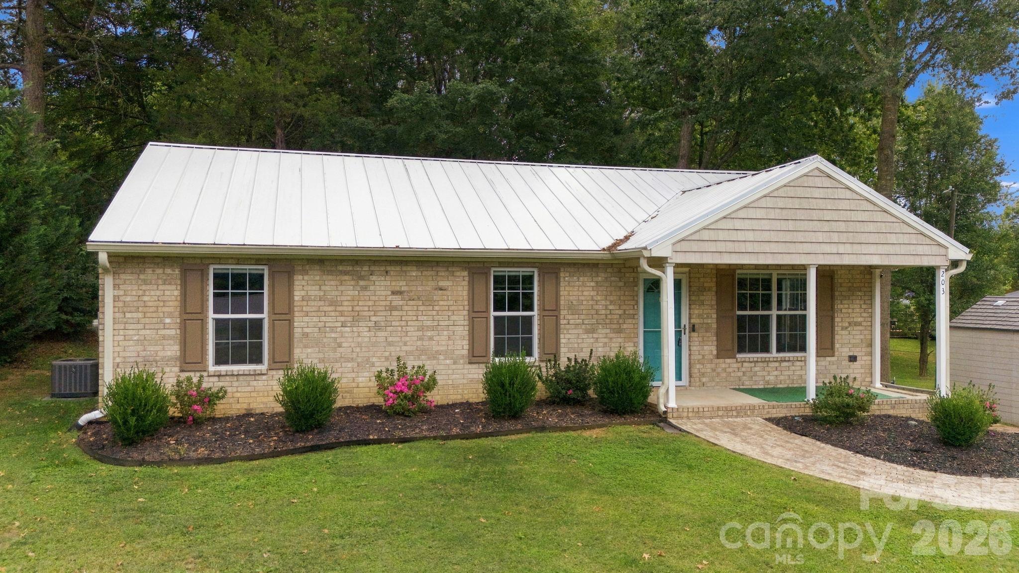 203 Crestview Drive