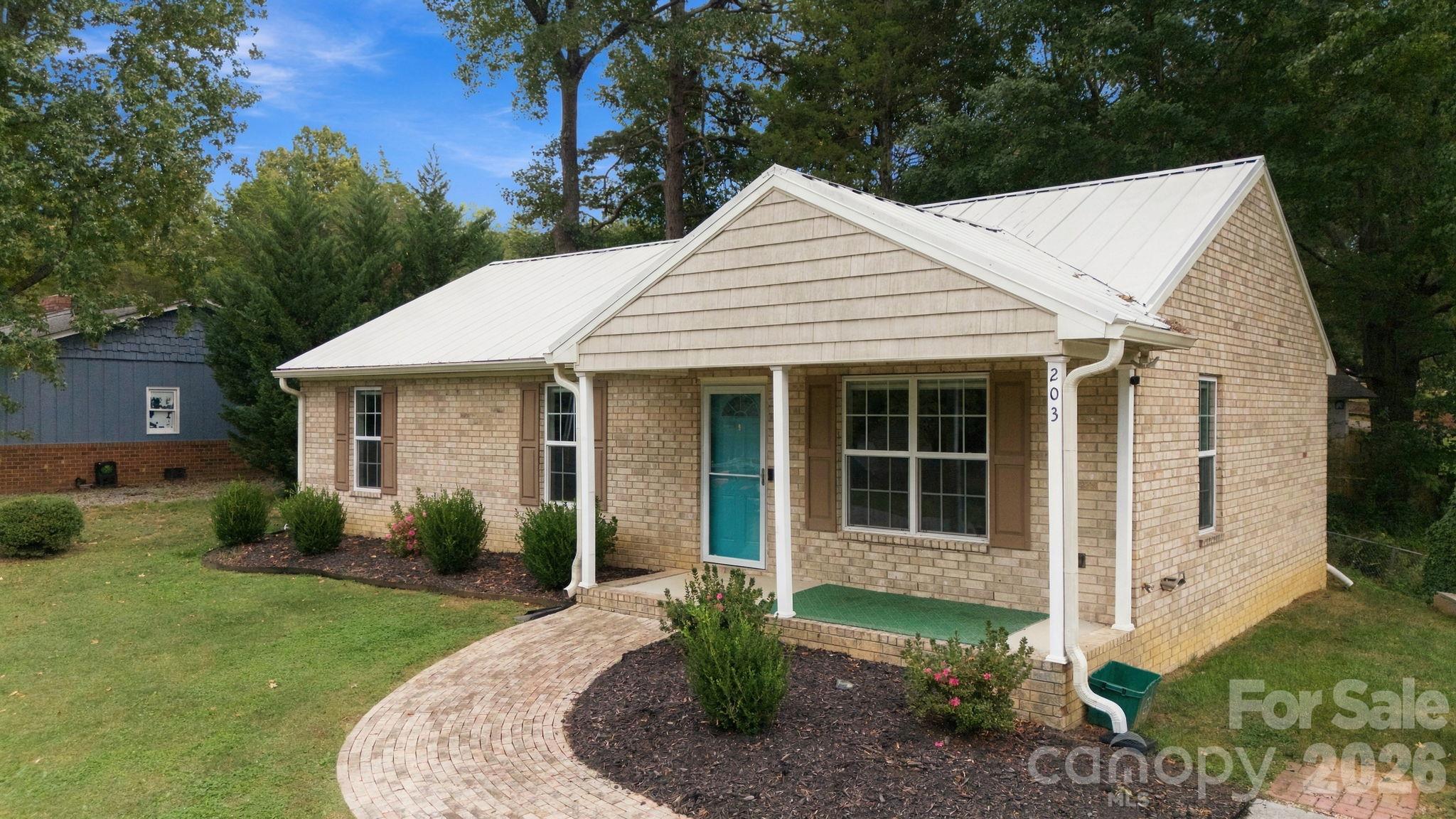 203 Crestview Drive