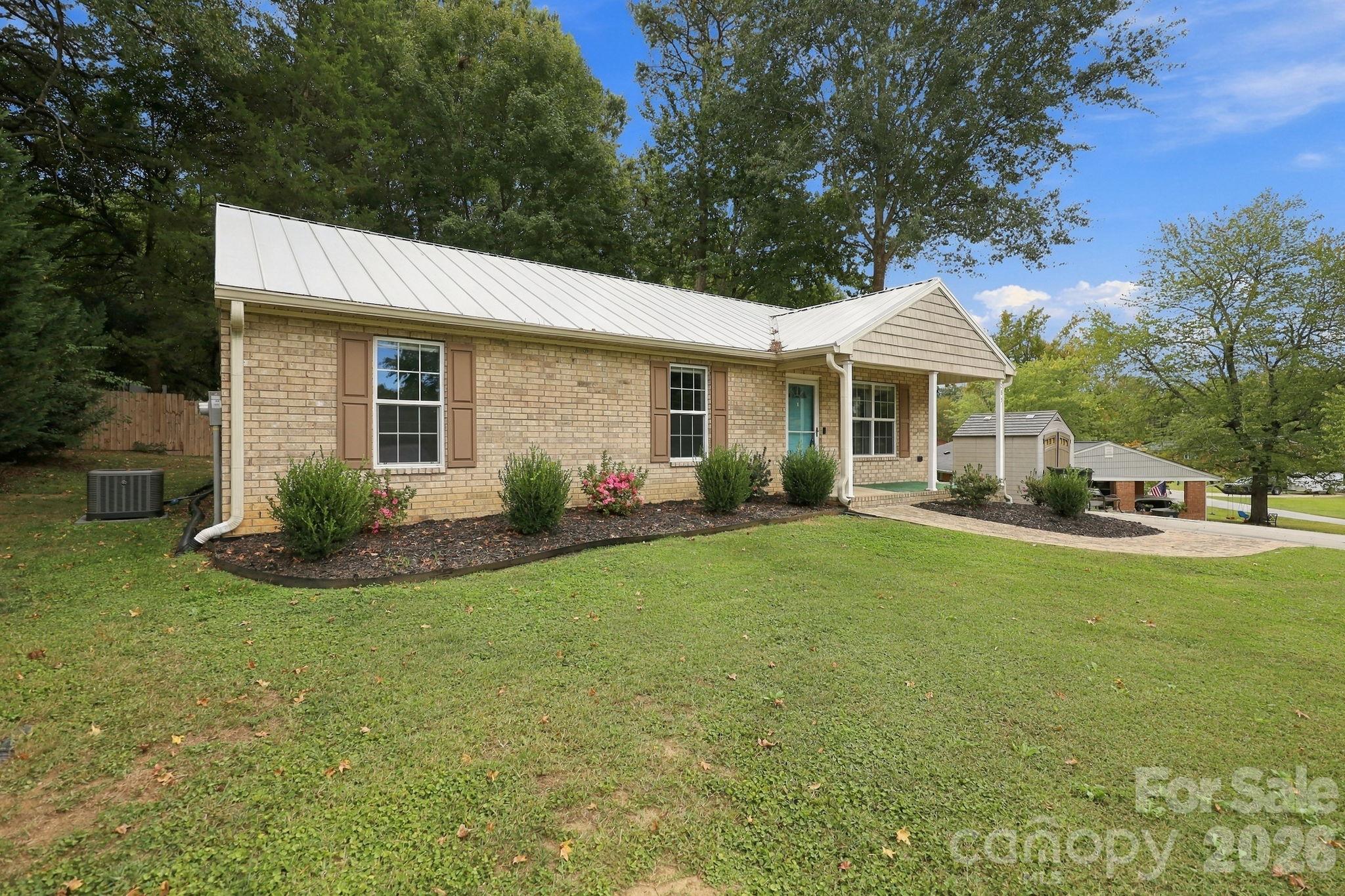 203 Crestview Drive
