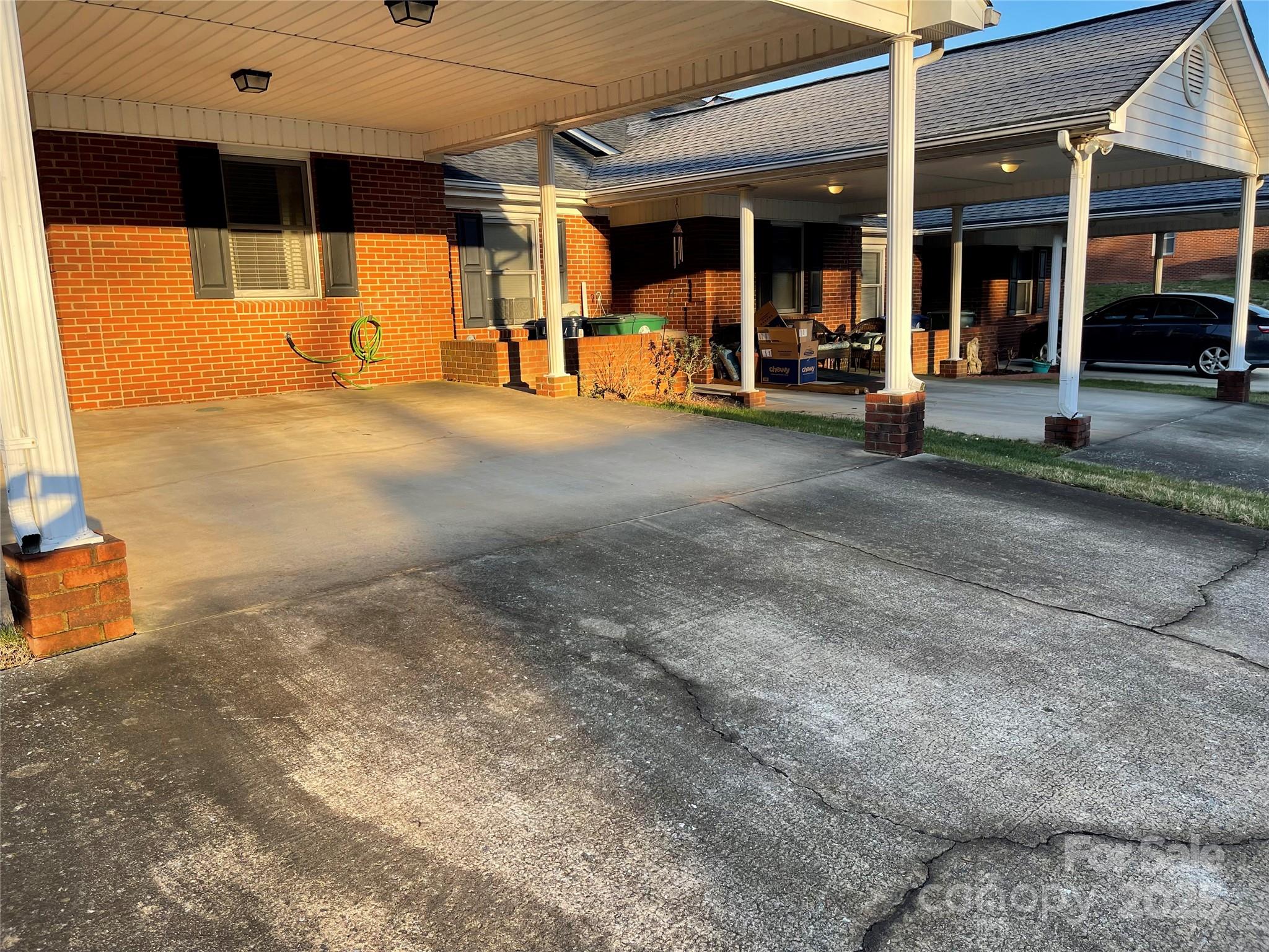 Twin Oaks - Residential