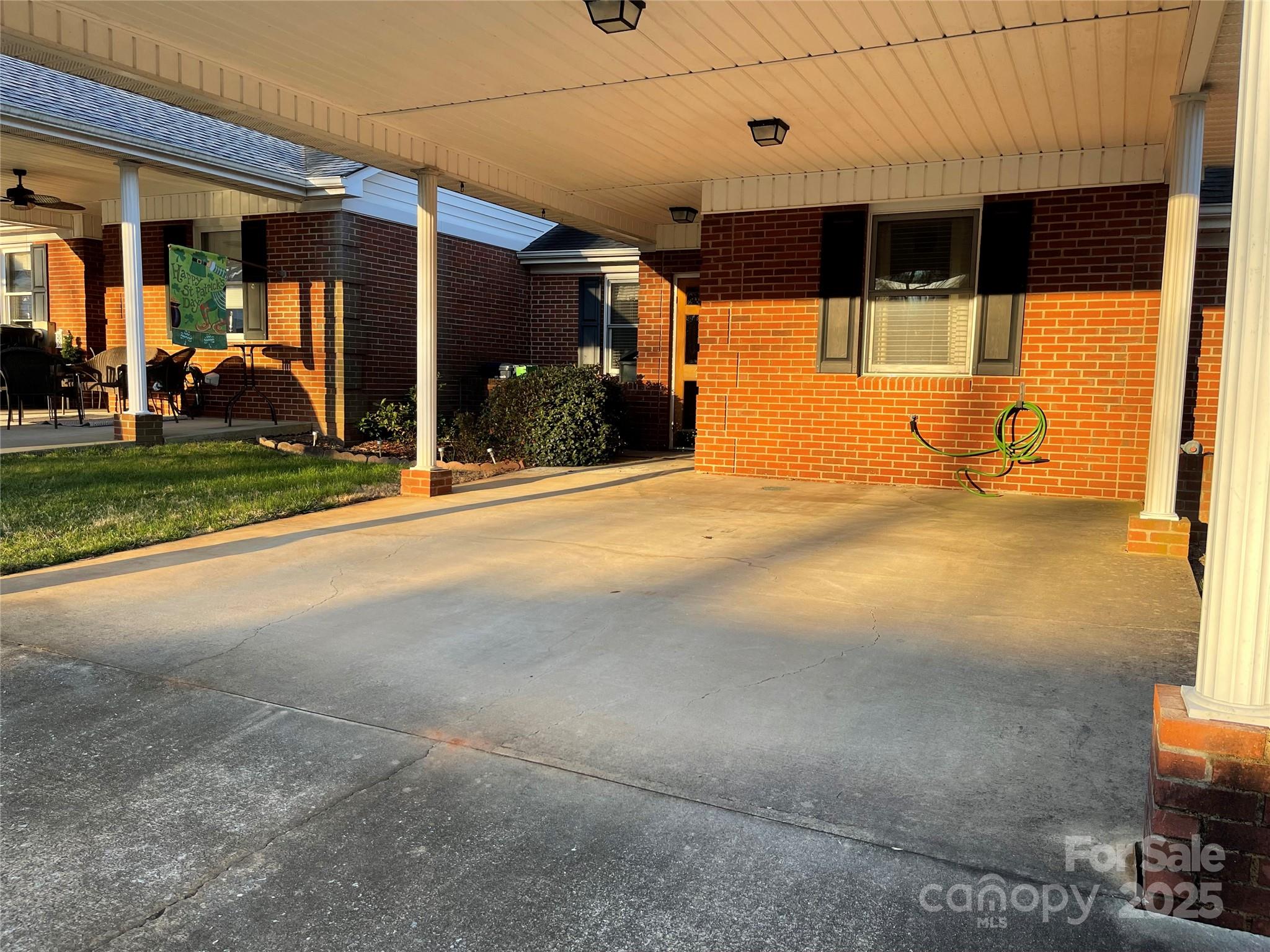 Twin Oaks - Residential