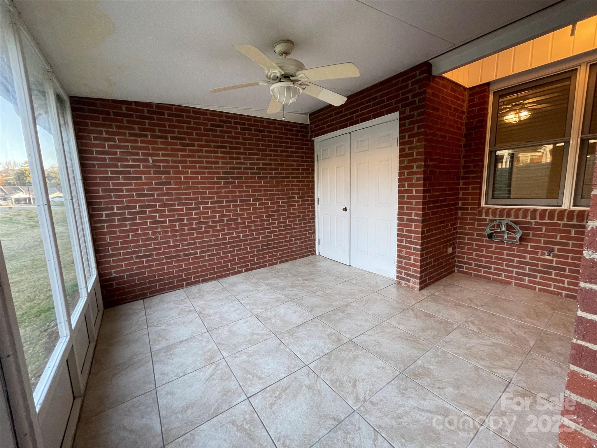 Twin Oaks - Residential