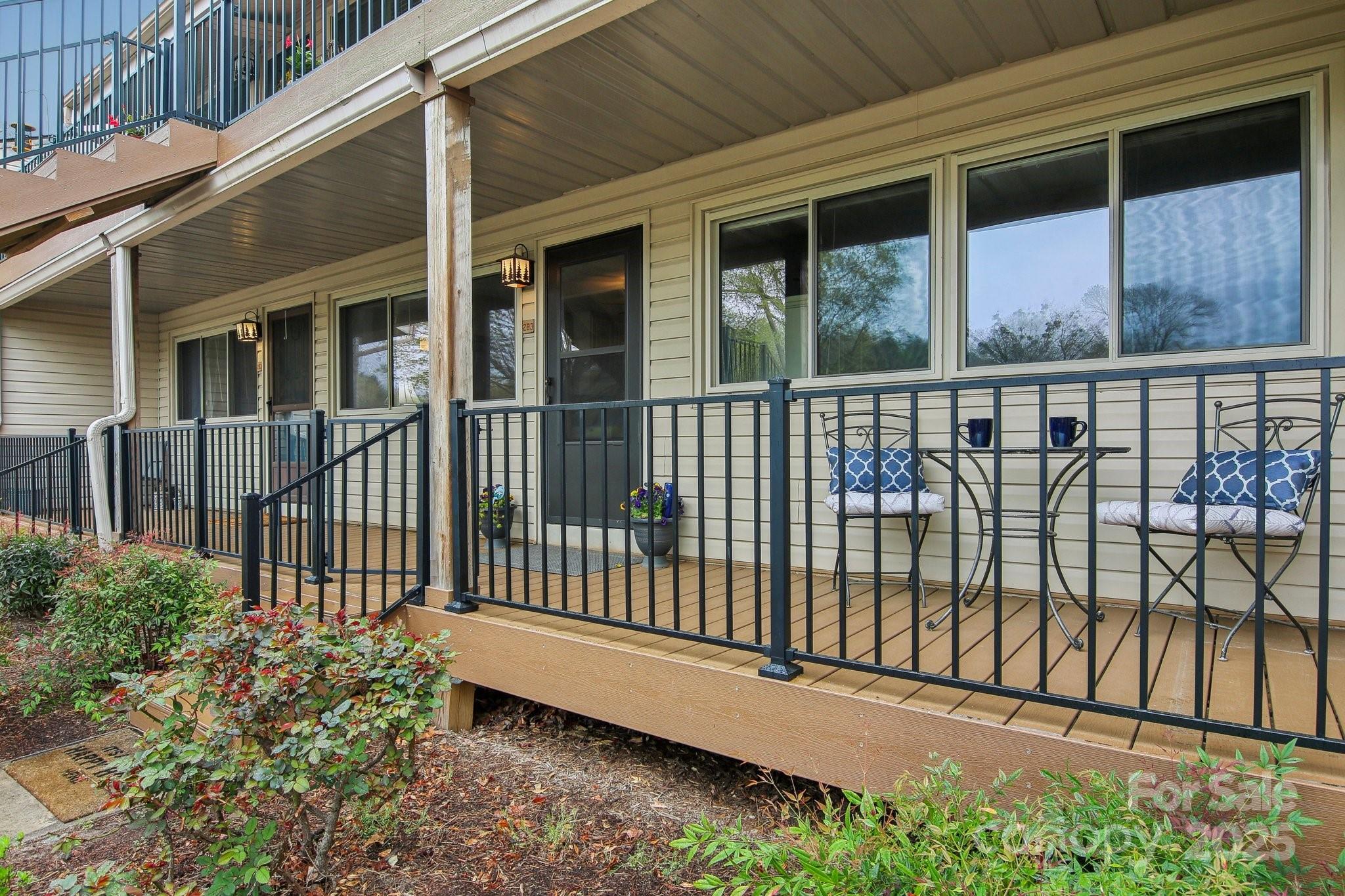 118 West Lake Drive N 203