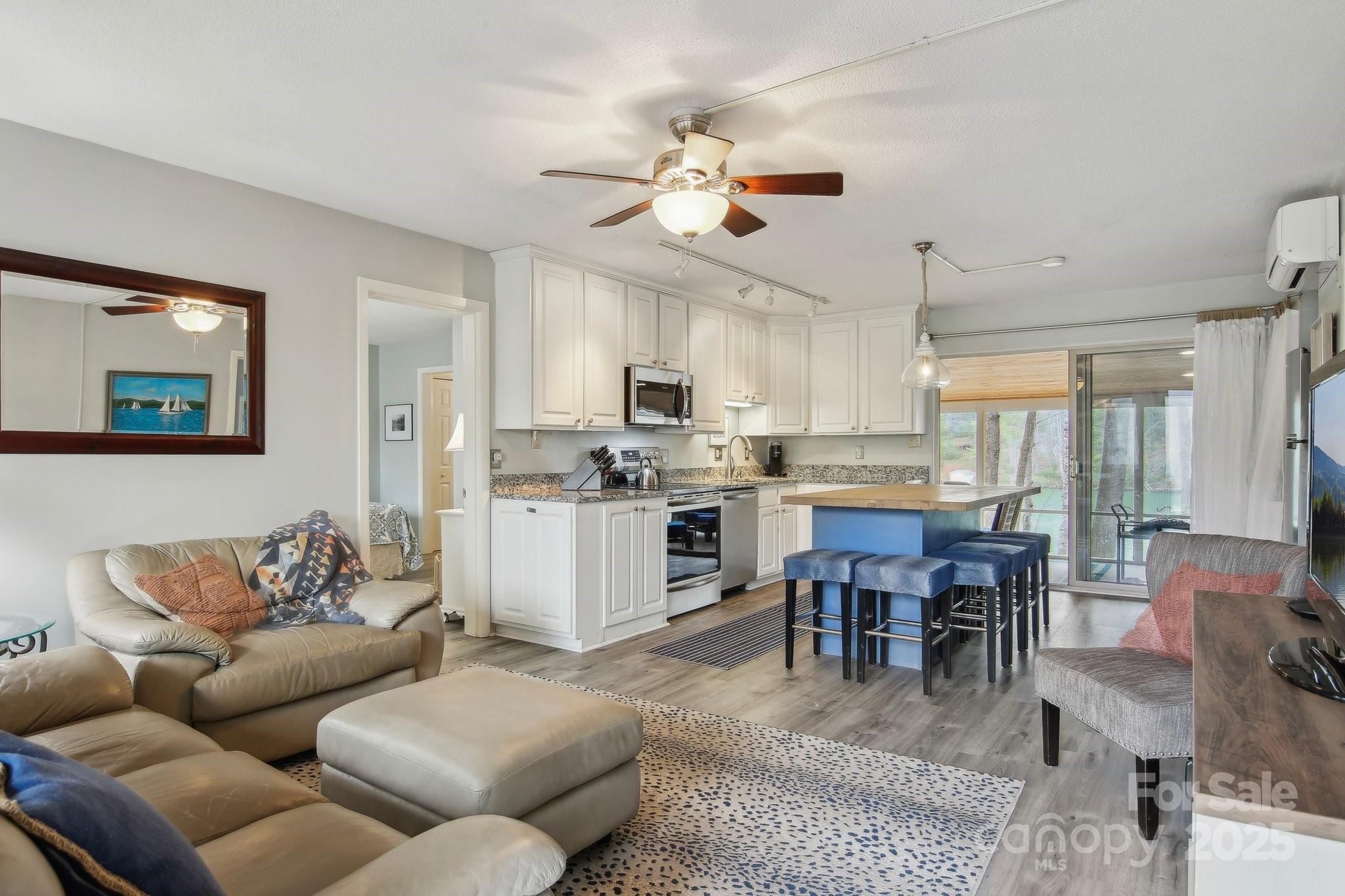118 West Lake Drive N 203
