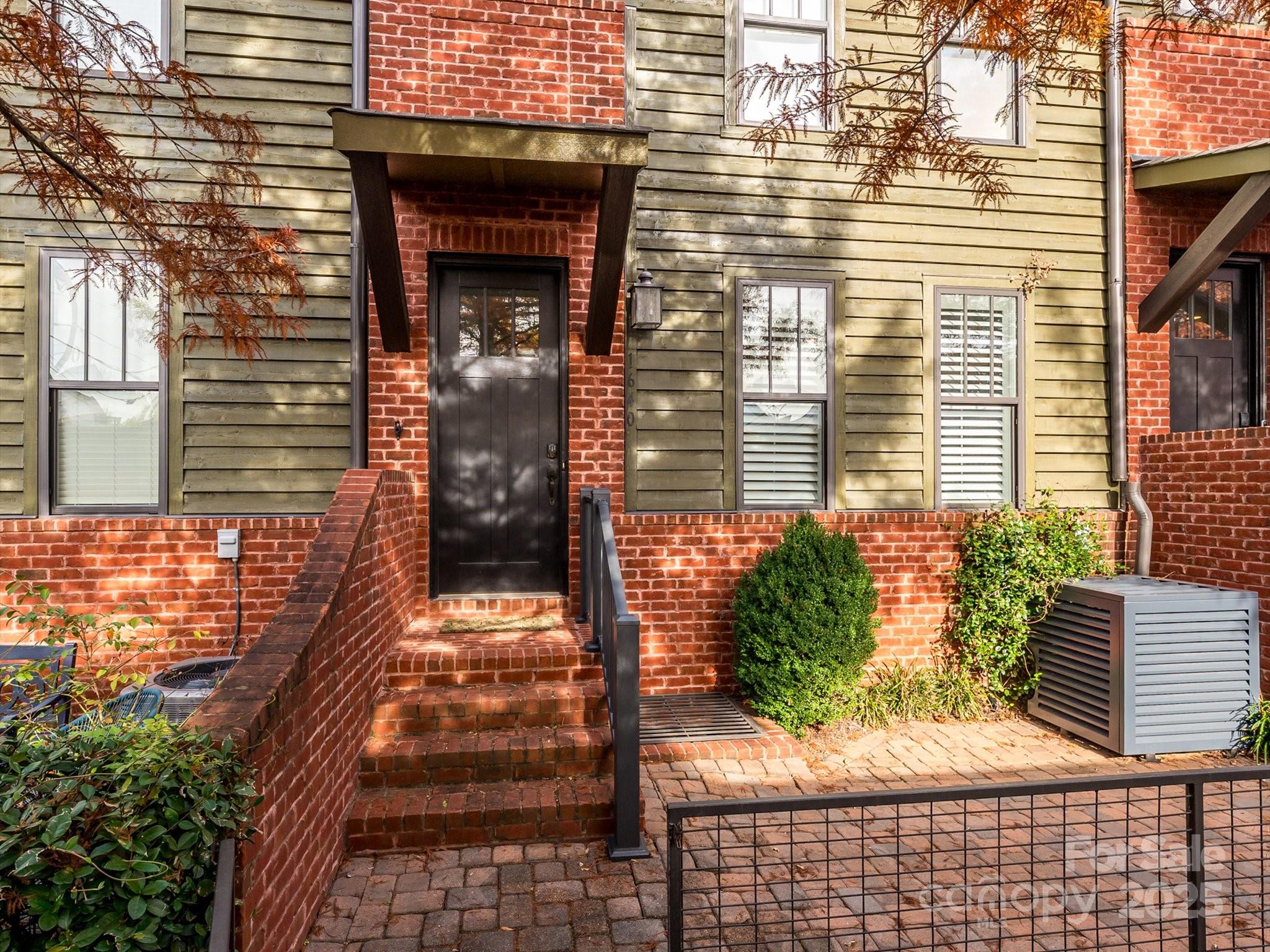 Dilworth Towns - Residential