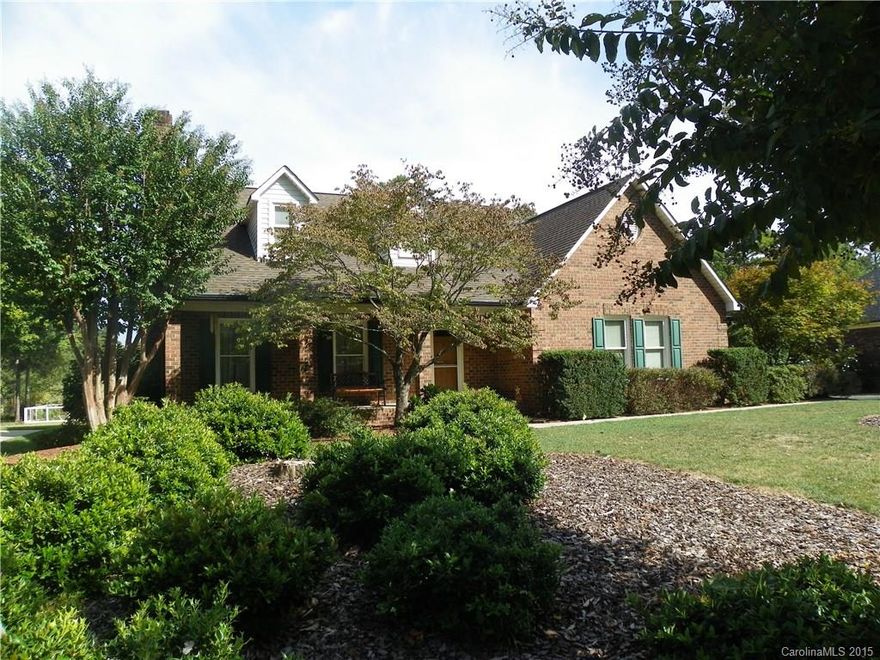 !!! Brick home with 2-car garage + Detached 2-Car Garage/Shop !!!  Hardwood floors in Dining Rm & Family Rm + FP / 1st Floor Master with Bamboo Floors / Big Kit has Quartz C-tops & Opens to Sunroom + outdoor Patio / Upstairs: 3 Bdrms + Bonus Rm / Sealed, dehumidified & conditioned crawlspace + inside monitor / Full irrigation 6 zones / Large concrete driveway / 3 HVAC Units - Energy Efficient / New water heater 2015, H20 softner 2014 & Architectural shingled Roof 2103 / Harrisburg Schools #1